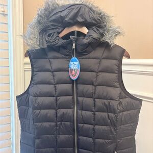 New Columbia Women’s backcountry blizzard Vest size XL
